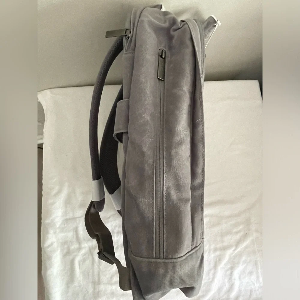 NWT Day Owl 